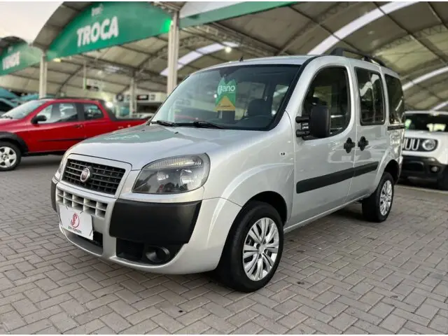 Carro Fiat Doblò 2020 Essence 1.8 16V (Flex)