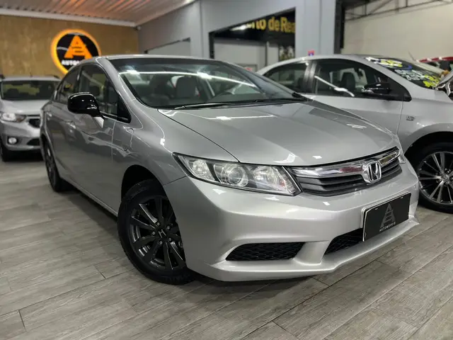 Carro Honda Civic 2014 LXS 1.8 i-VTEC (Aut) (Flex)