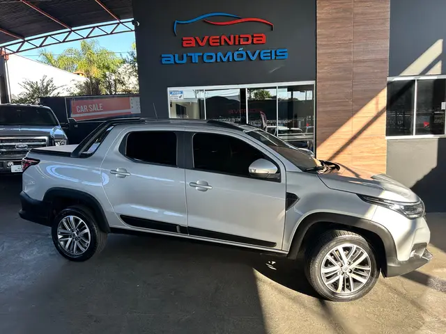 Carro Fiat Strada 2023 Volcano 1.3 8V CD AT