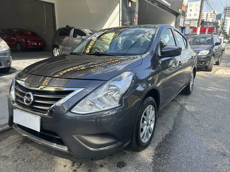 Nissan Versa 1.6 16V SV (Flex)
