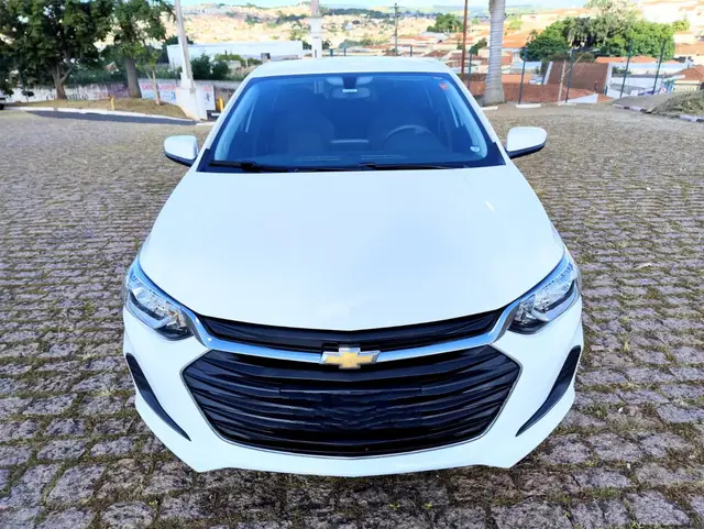 Carro Chevrolet Onix 2023 LT 1.0