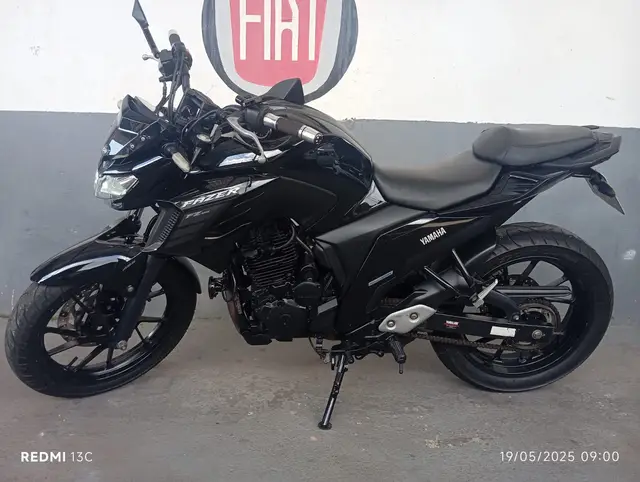 Carro Yamaha Fazer FZ25 2021 Pantera Negra