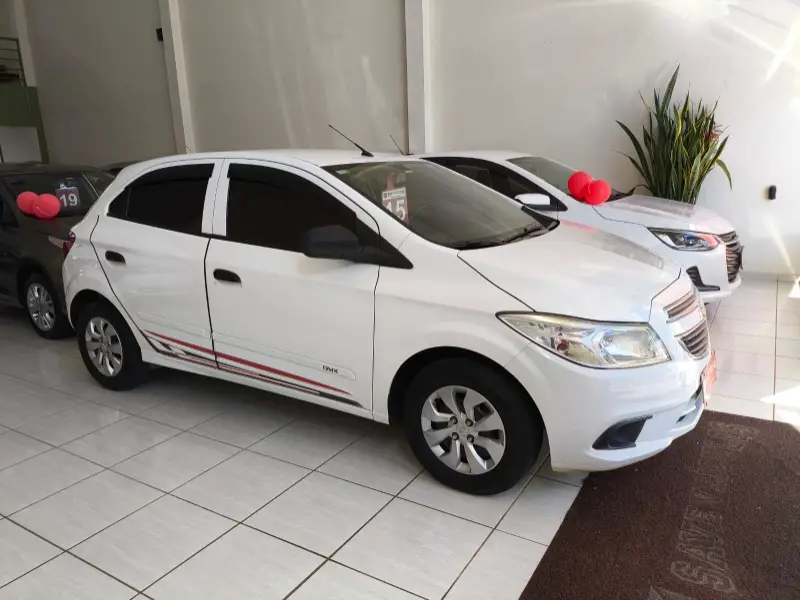 Chevrolet Onix 1.0 LT SPE/4