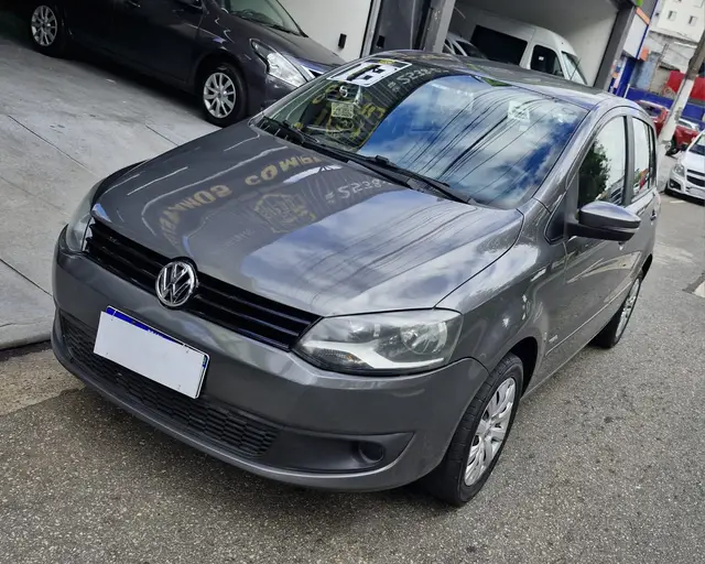 Carro Volkswagen Fox 2013 1.0 VHT (Flex) 4p