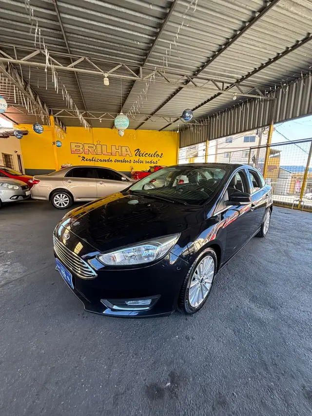 Carro Ford Focus Hatch 2016 Titanium 2.0 PowerShift