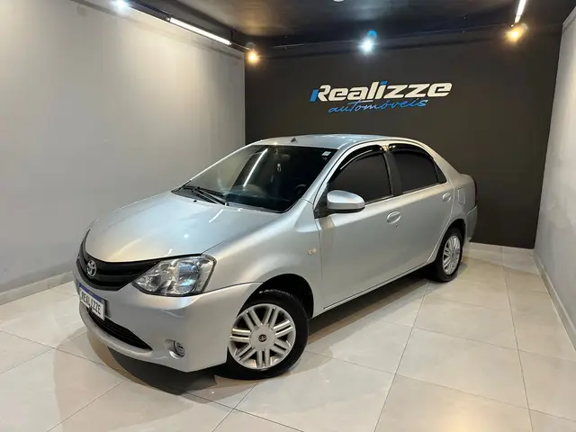 Carro Toyota Etios 2014 XS 1.5 (Flex)