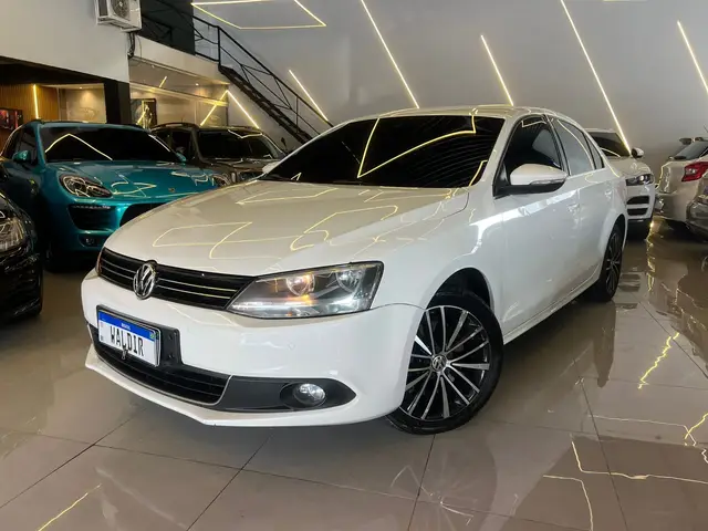 Carro Volkswagen Jetta 2014 2.0 TSI Highline DSG