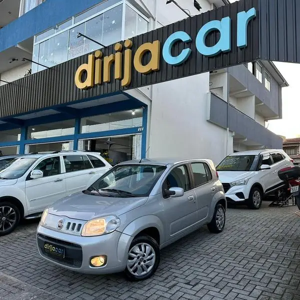 Carro Fiat Uno 2014 Vivace Celeb. 1.0 8V (Flex) 4p