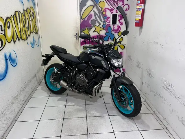 Carro Yamaha MT-07 2025 ABS