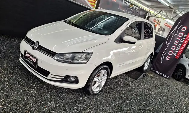 Carro Volkswagen Fox 2016 1.0 MPI Comfortline (Flex)