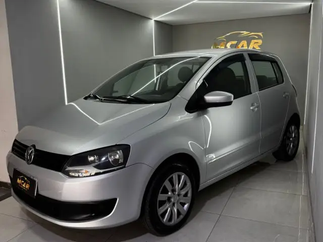 Carro Volkswagen Fox 2011 1.0 8V (Flex) 4p