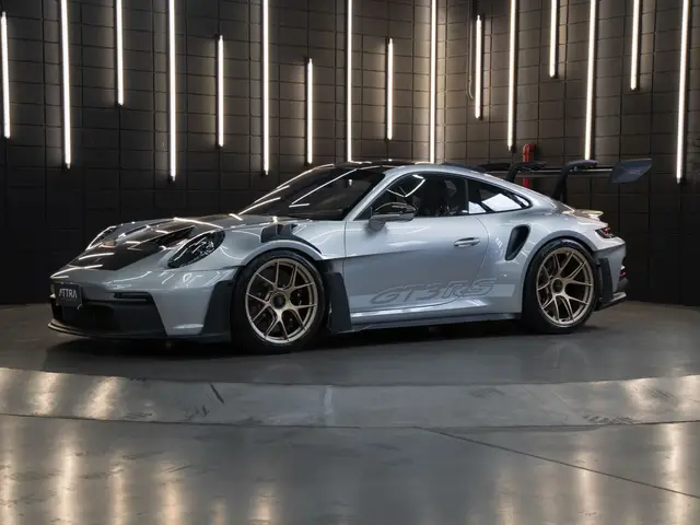 Carro Porsche 911 2024 GT3 RS