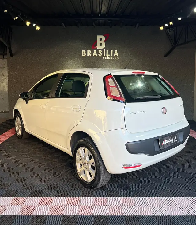 Carro Fiat Punto 2013 Attractive 1.4 (Flex)