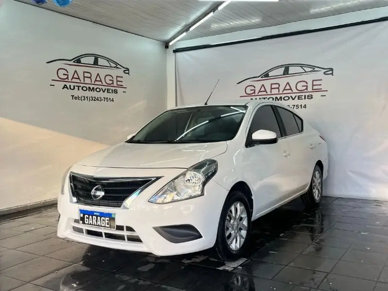 Nissan Versa 1.6 16V SV (Flex)