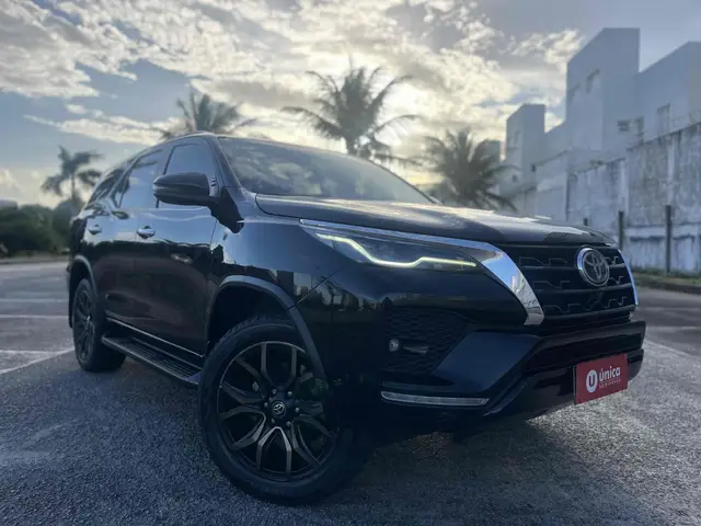 Carro Toyota SW4 2022 SRX 2.8 turbodiesel 7L 4x4 (Aut)