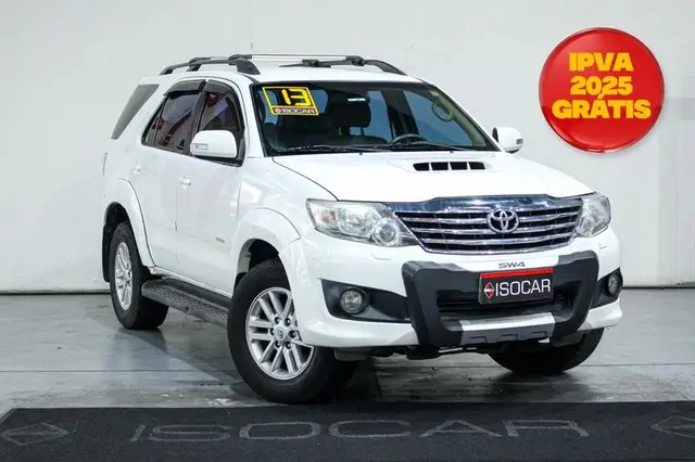 Carro Toyota Hilux SW4 2013 SRV 3.0 4X4 (7 Lugares)