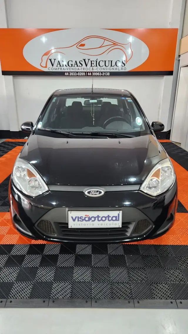 Carro Ford Fiesta Hatch 2014 SE Plus 1.6 RoCam (Flex)