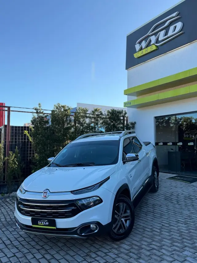 Carro Fiat Toro 2018 Volcano 2.0 diesel AT9 4x4