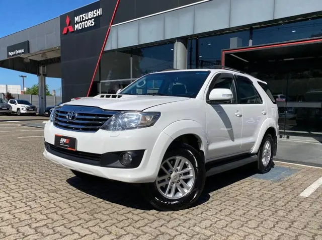 Carro Toyota Hilux SW4 2015 SRV 4x4 3.0 Turbo  (aut)