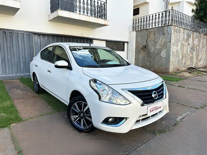 Nissan Versa 1.6 16V SL FlexStart (Flex)