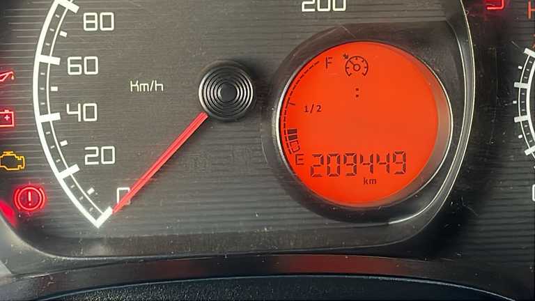 alt=