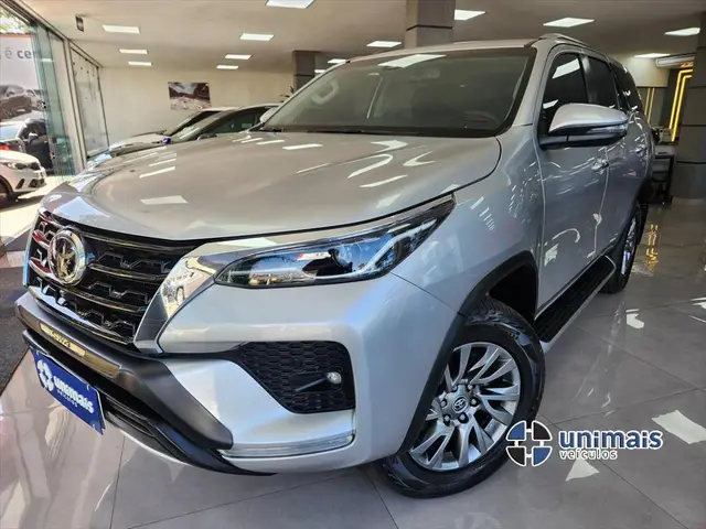 Carro Toyota SW4 2022 SRX 2.8 turbodiesel 7L 4x4 (Aut)
