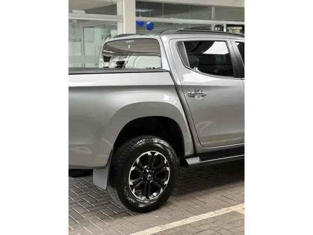 Carro Mitsubishi L200 Triton 2024 Sport HPE-S 2.4