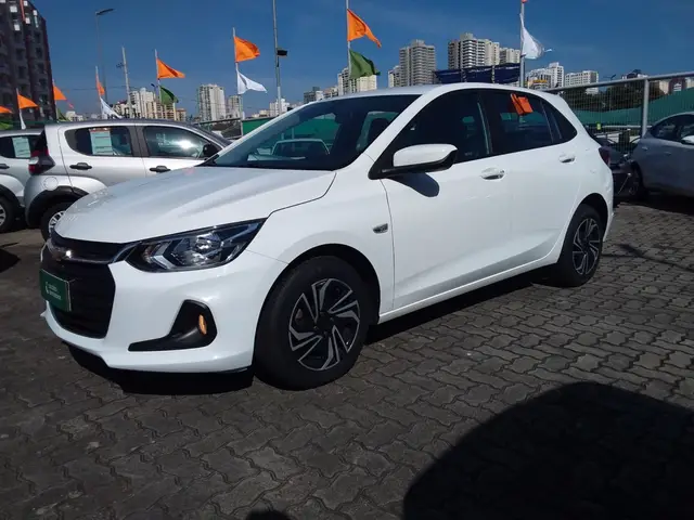 Carro Chevrolet Onix Plus 2024 LT 1.0