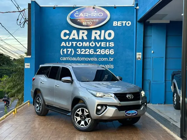 Carro Toyota SW4 2020 2.8 TDI SRX 5L 4x4 (Aut)