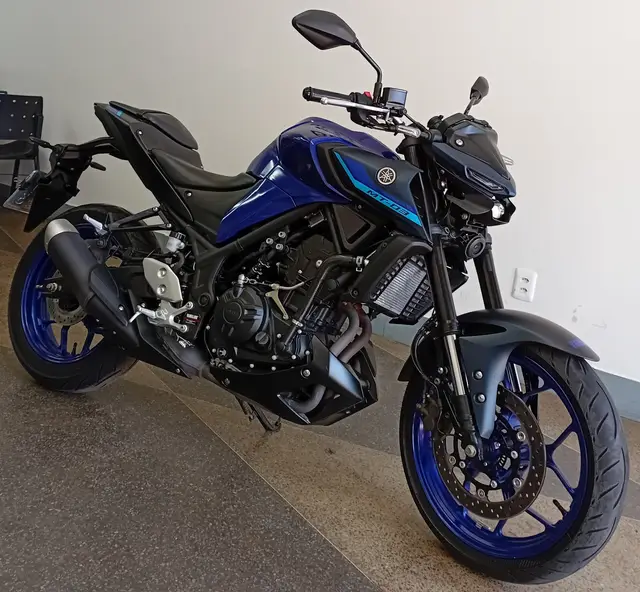 Carro Yamaha MT-03 2024 ABS