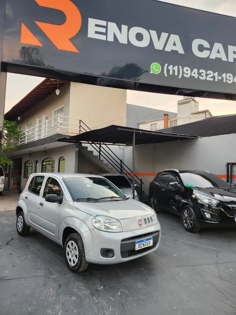 Fiat Uno Vivace College 1.0 8V (Flex) 4p
