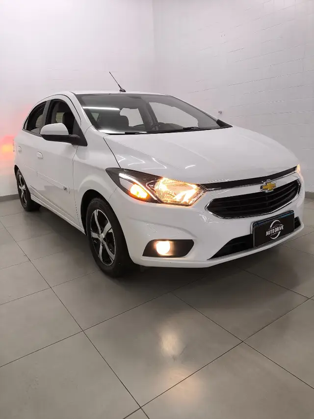 Carro Chevrolet Onix 2018 1.4 LTZ SPE/4 (Aut)