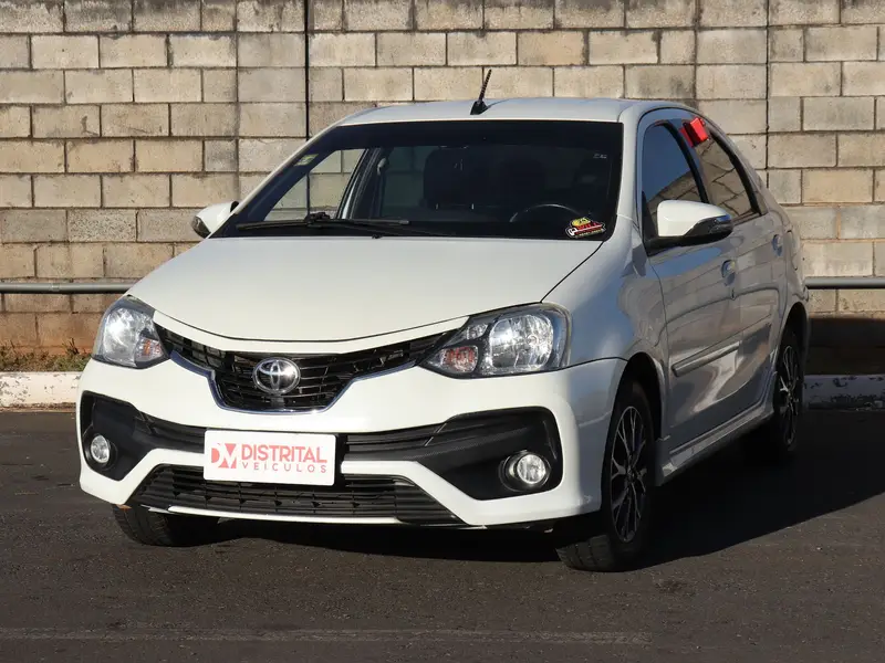 Toyota Etios Platinum 1.5 (Aut) (Flex)