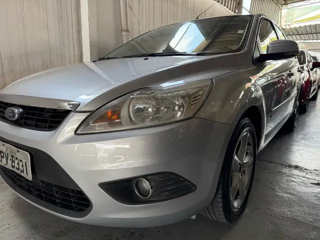 Carro Ford Focus Hatch 2011 GLX 2.0 16V (Flex)