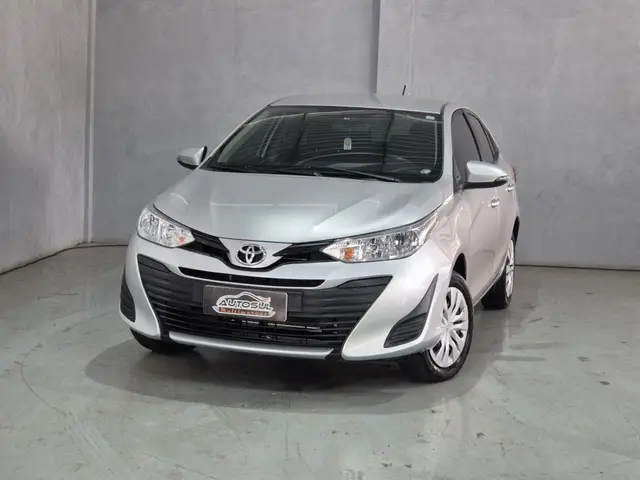 Carro Toyota Yaris Sedan 2022 1.5 XL Live (Flex)