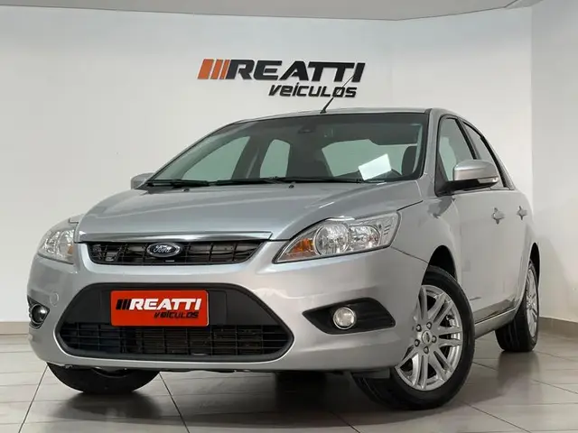 Carro Ford Focus Sedan 2012 GLX 2.0 16V (Flex)