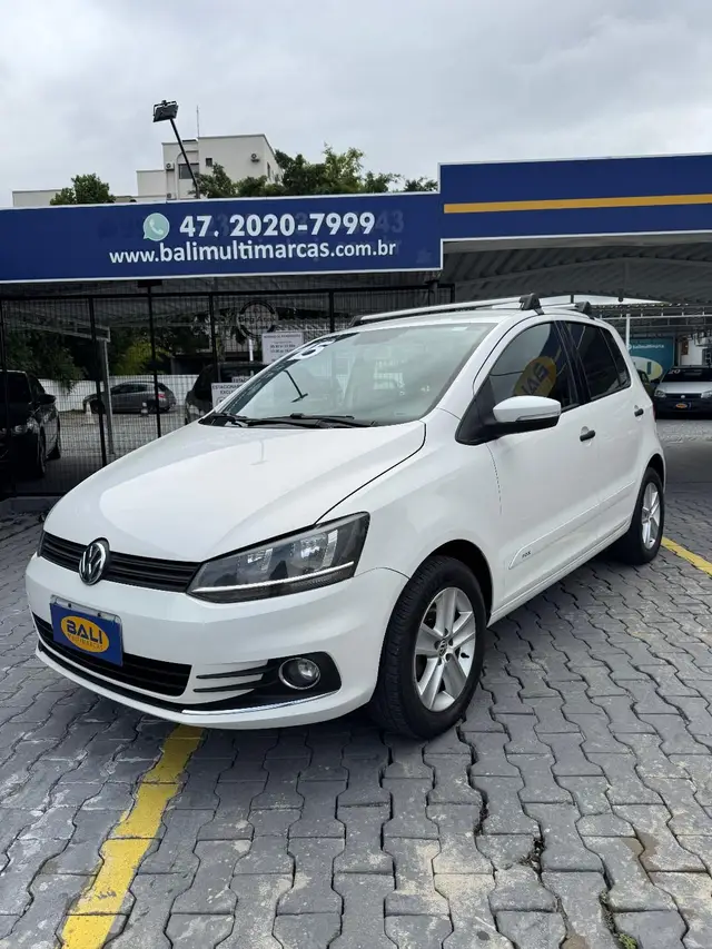 Carro Volkswagen Fox 2015 Trendline 1.6 MSI (Flex)