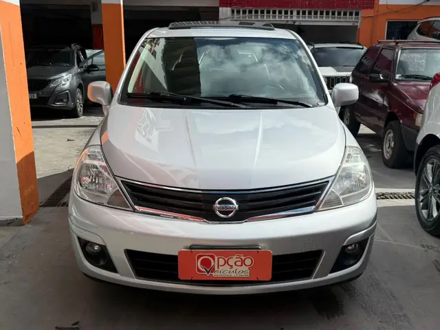 Carro Nissan Tiida 2011 SL 1.8 (flex) (aut)