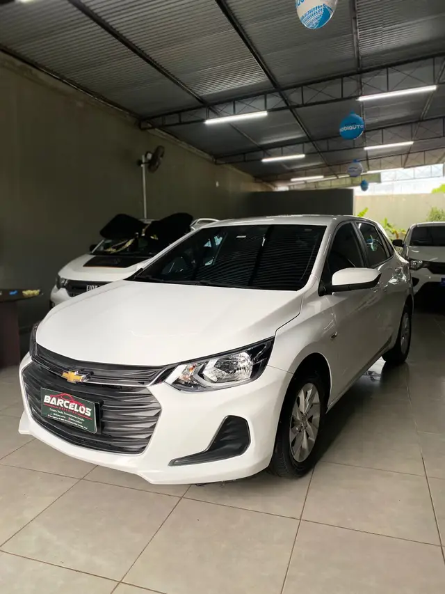 Carro Chevrolet Onix 2023 LT 1.0