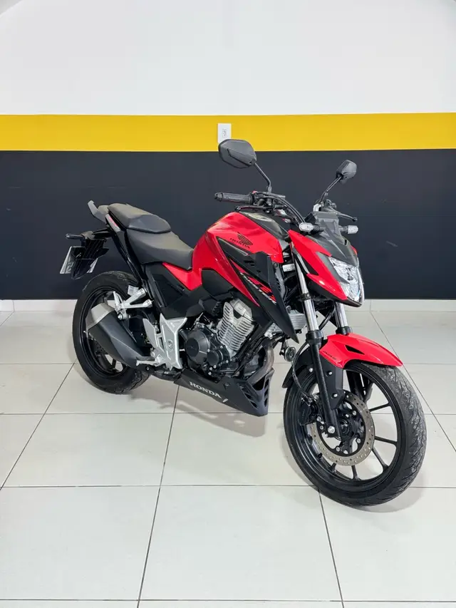 Moto Honda CB 300F Twister 2024 (CBS)
