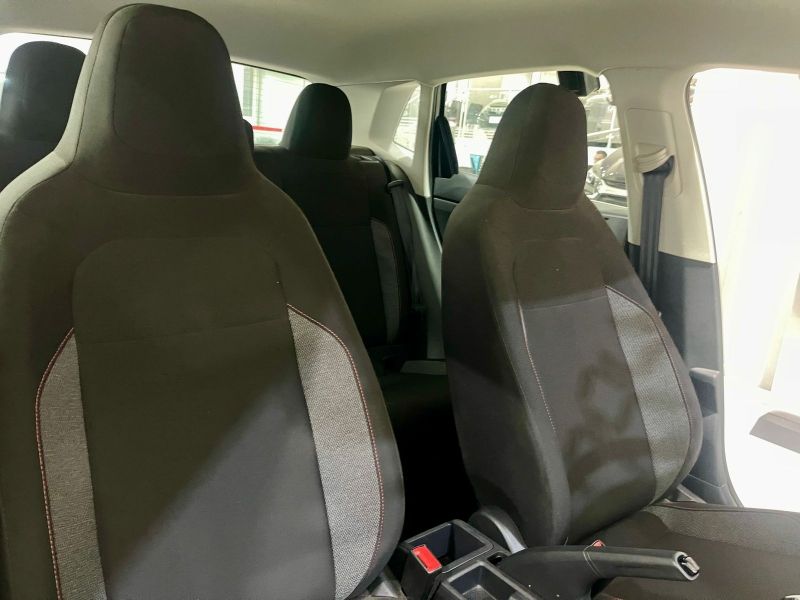 Polo Track 1.0 Flex 12V 5p