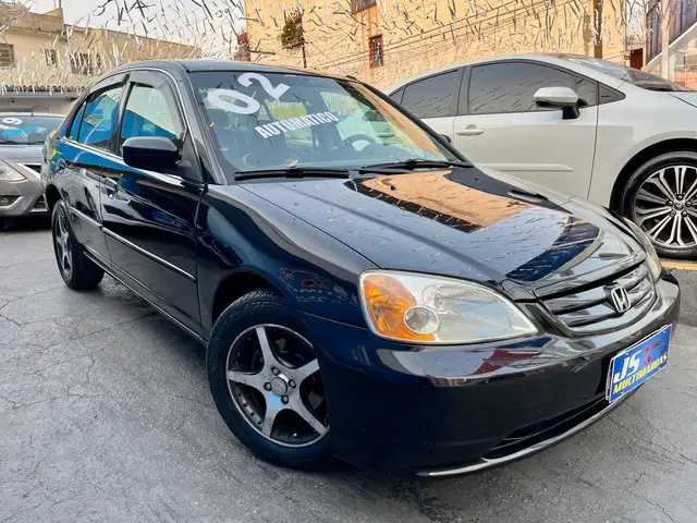 Carro Honda Civic 2002 Sedan LX 1.7 16V