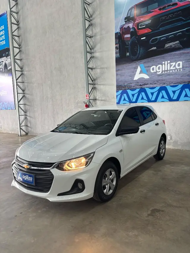 Carro Chevrolet Onix 2024 1.0