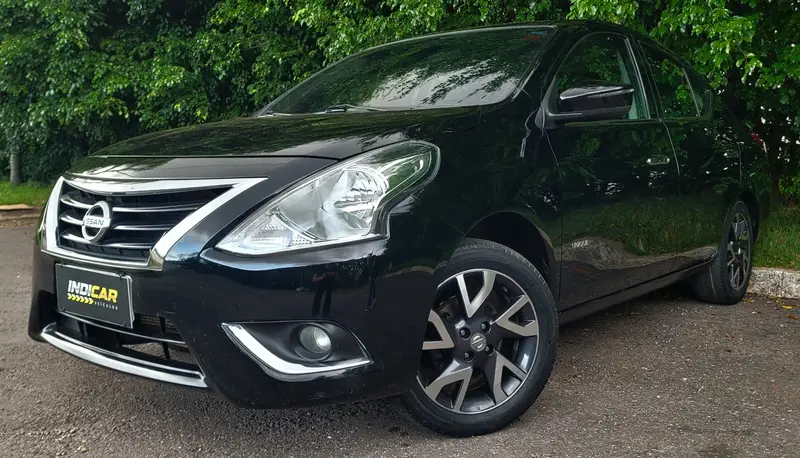 Nissan Versa 1.6 16V Unique (Flex)
