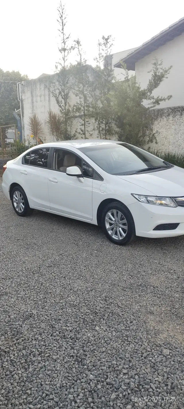 Carro Honda Civic 2014 New  LXS 1.8 16V i-VTEC (Flex)