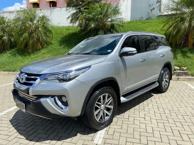 Carro Toyota SW4 2016 2.8 TDI SRX 7L 4x4 (Aut)