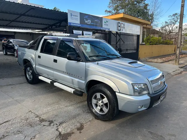 Carro Chevrolet S10 Cabine Dupla 2010 S10 Executive 4x2 2.4 (Flex) (Cab Dupla)