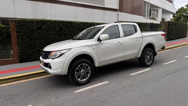 Mitsubishi L200 Triton GL 2.4 Turbo