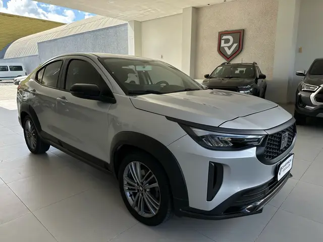 Carro Fiat Fastback 2024 Turbo 200