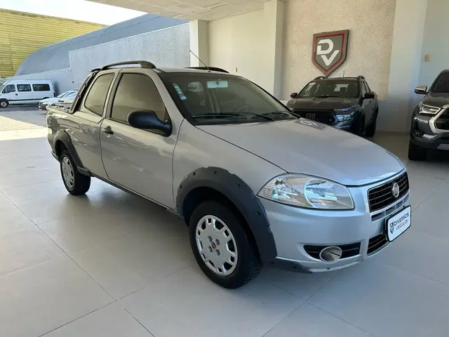 Carro Fiat Strada 2012 Working Celeb.1.4 Fire Flex 8V CD